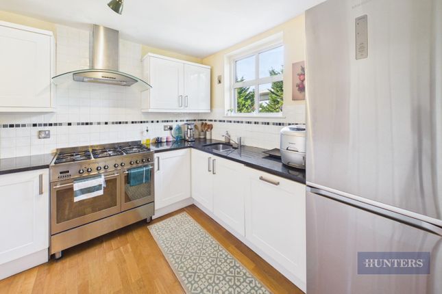 8, Andes Close, Southampton photo 4