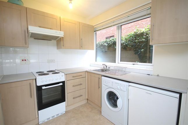 2 Durham Court, Belmont Road, Leatherhead photo 4