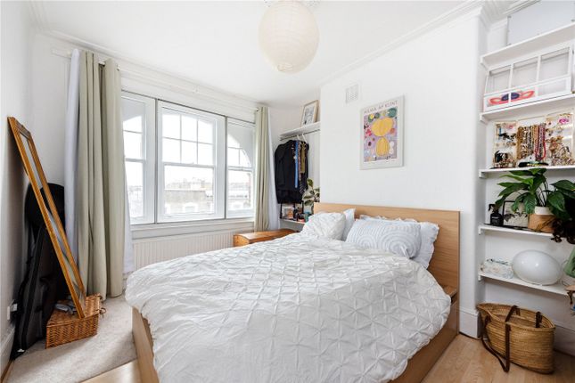 Flat 30, Newington Green Mansions,, Green Lanes, London photo 3