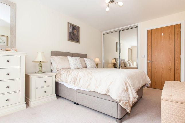 Flat for sale in Elm Tree Court, High Street, Huntingdon
