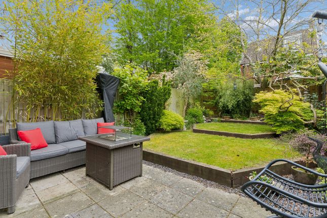 11 Fresson Road, Stevenage photo 4