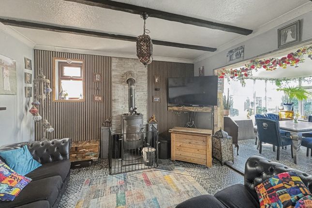 2, Marshall Avenue, Grimsby photo 5