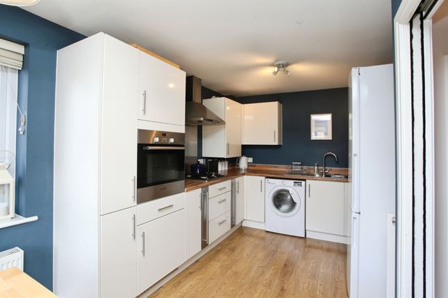 27, Bryn Celyn, Pontyclun photo 3