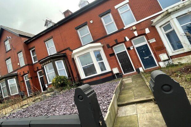 Room to rent in Room 1, 33 Knowsley Street, Bury