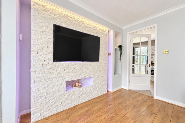 52, Burntbroom Drive, Glasgow photo 4