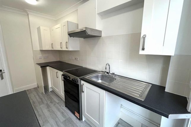 4 Cherrys Court, Salisbury Street, Blandford Forum photo 3