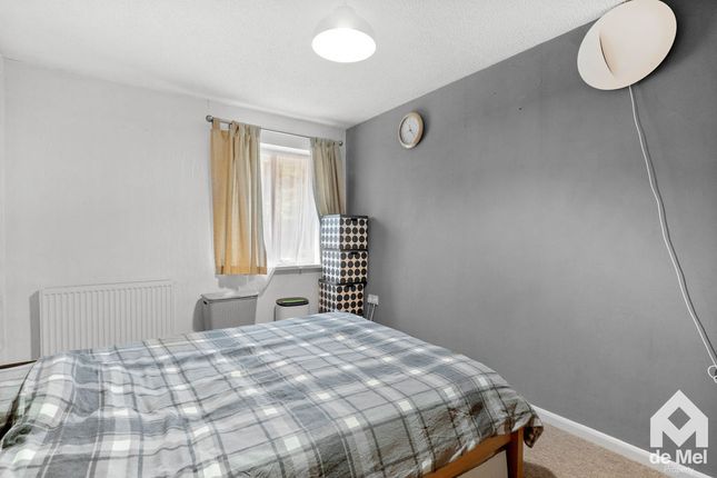 24, Middlehay Court, Cheltenham photo 4