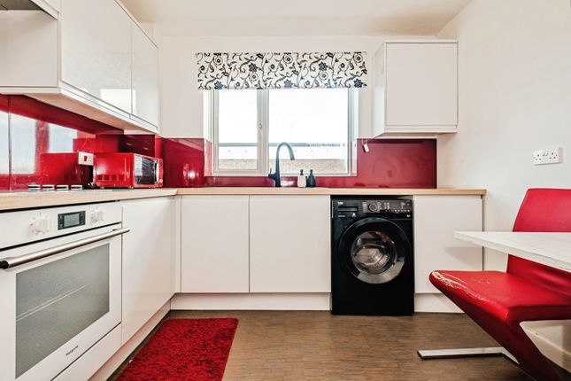 Flat 30, Sheldon Court,, Bath Road, West Sussex photo 4