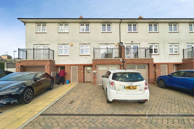 4 Bedroom Terraced in LU2 0FX