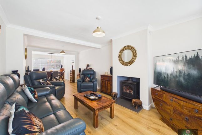 5, Treyford Close, Crawley photo 3