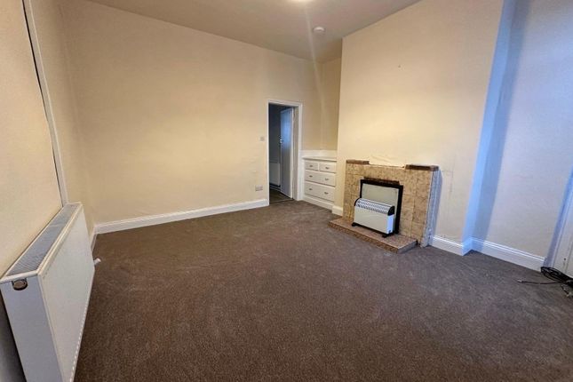 8, Emerald Street, West Yorkshire photo 2