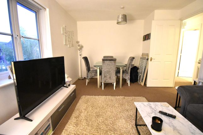 61 Halcyon Close, Witham, Essex photo 4