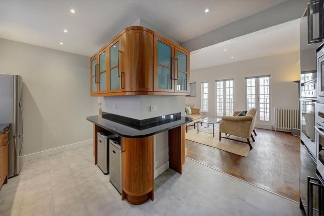 52, Eaton Mews North, London photo 3