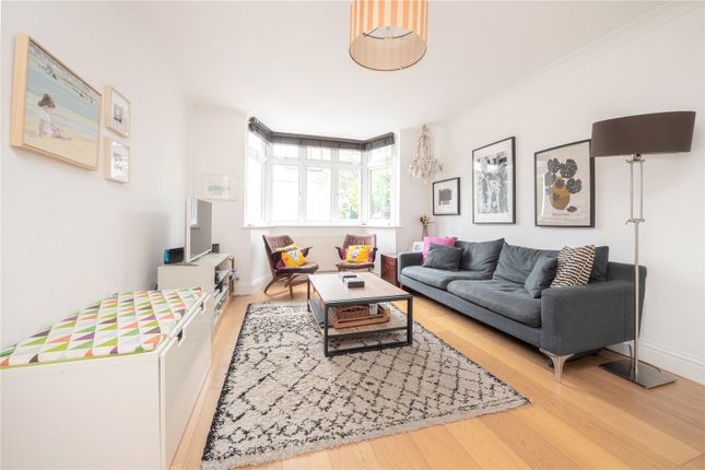 4, Beech Way, Twickenham photo 2