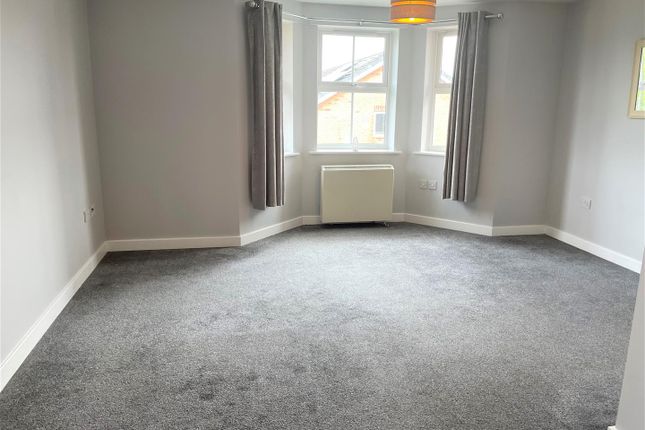 Flat 16, Fairfax Close, Stoke-On-Trent photo 3