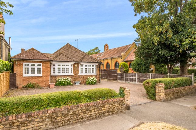 2-bed house on 51, Upper Halliford Road, Shepperton, £600,000