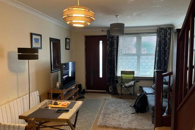 2b, Courtney Road, London photo 2