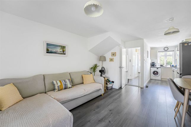10, Midwinter Close, Kent photo 2
