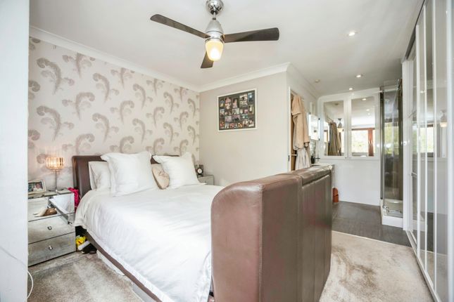 End terrace house for sale in Shooters Hill, London