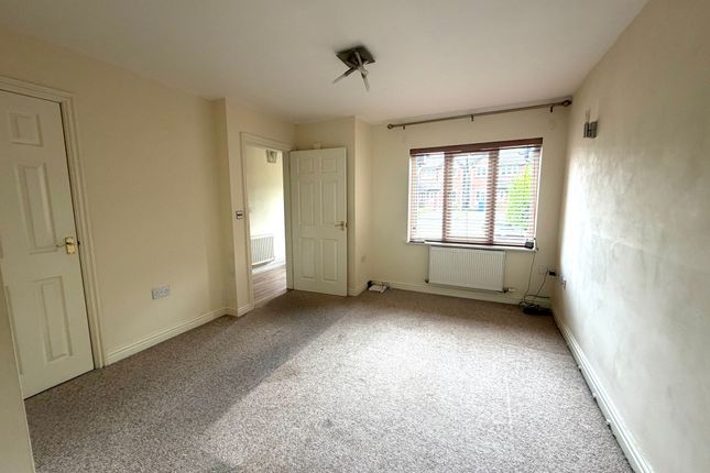 3 Greengate Close, Bury photo 2