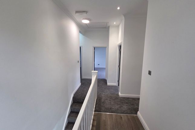 2 Beatrice Avenue, London photo 3