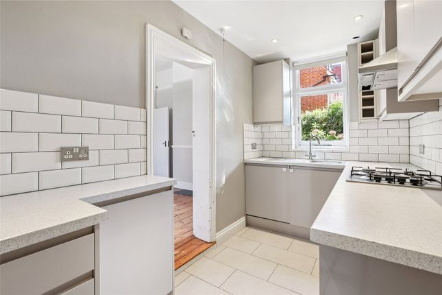 33, Queen Annes Grove, London photo 3