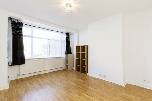 Thumbnail Flat to rent in Fleetwood Road, Dollis Hill
