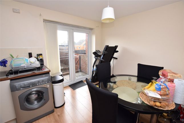 38, Woodlands Way, Leeds photo 4