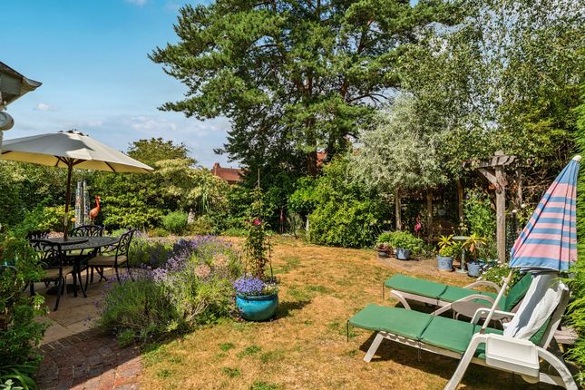 4, Broadwell Road, Farnham photo 4