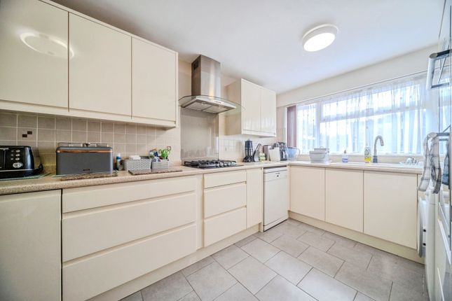 6, Langdale Close, Milton Keynes photo 4