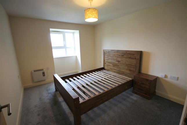 Flat to rent in Devonshire Road, Eccles, Manchester