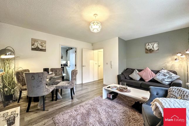 66 Rixtonleys Drive, Manchester photo 3