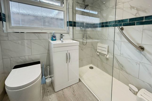7 Newlands, Port Talbot photo 3