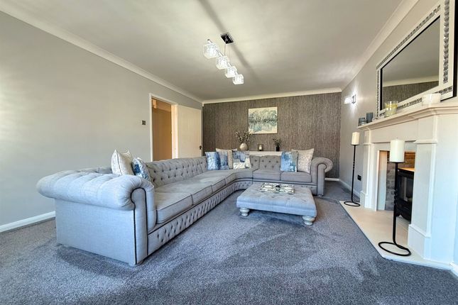 41 Woodbourne Road, Sale photo 3