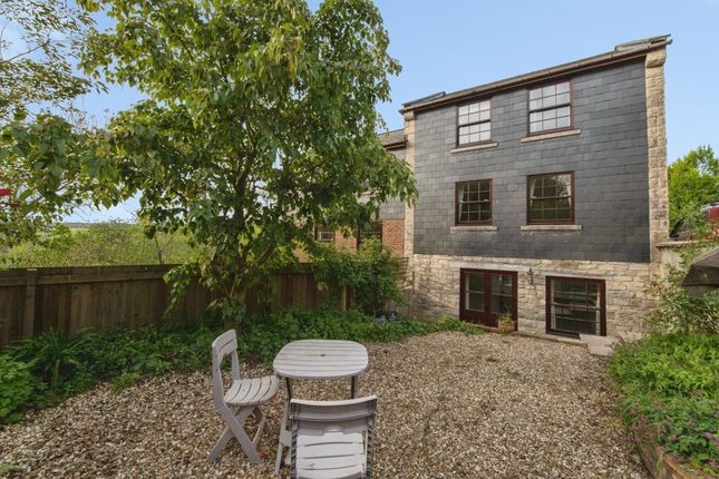 9, Castle Mews, Castle Street, Axminster photo 2
