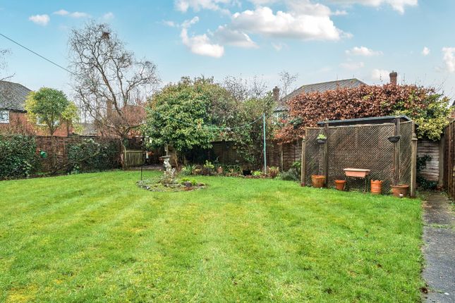 30, Lees Close, Berkshire photo 3