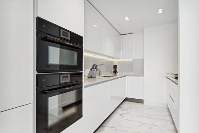 Flat for sale in Millbank, Westminster, London