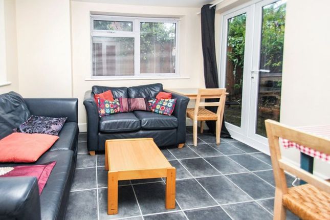 2a Maple Road, Bournemouth photo 3