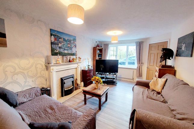 17, Ffordd Ger Y Llyn, Swansea photo 2