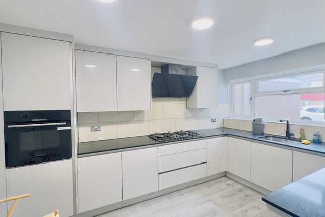 15, Fambridge Road, Dagenham photo 3