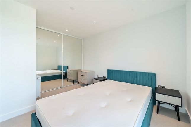 Flat 1206, Emerald House,, 23 Henley Cross, London photo 4