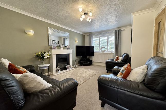 11, Larch Drive, Plymouth photo 2