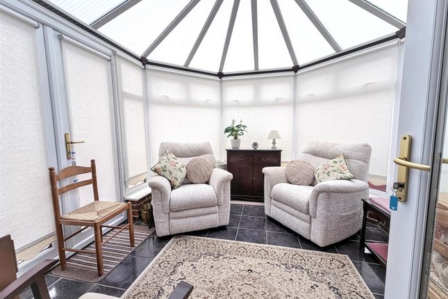 8, Mayer Gardens, Shenley Lodge photo 4