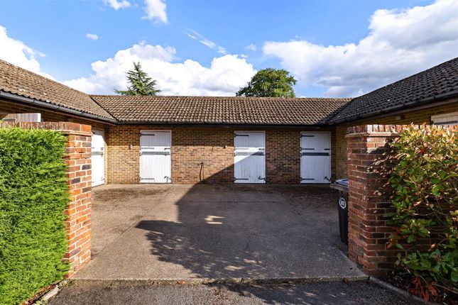 Maybury Farm, The Stables