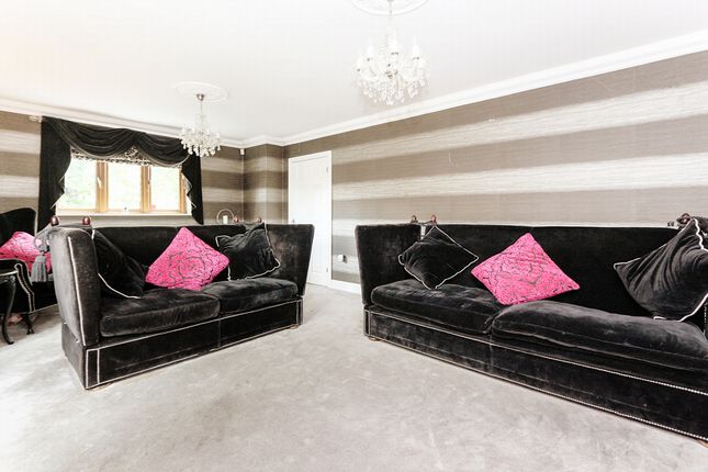 Detached house for sale in Gravel Lane, Chigwelll