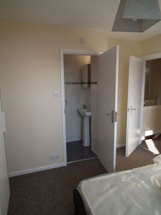 Shared accommodation to rent in Tangerine Close, Colchester