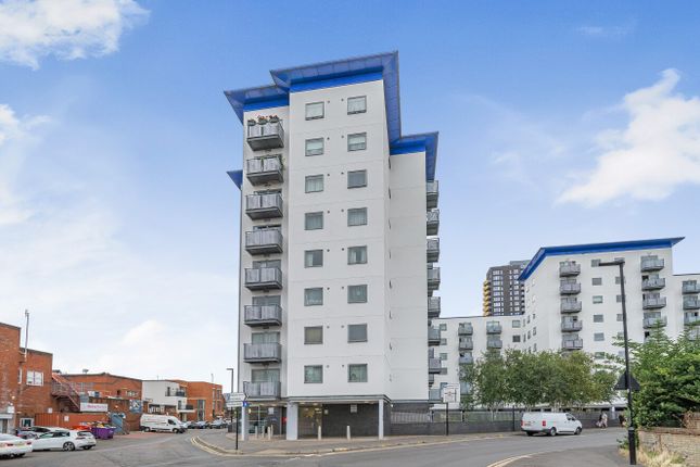 Thumbnail Flat for sale in Baroque Court, Prince Regent Road, Hounslow