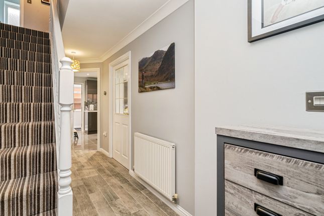 13, Varrick Way, Attleborough photo 5