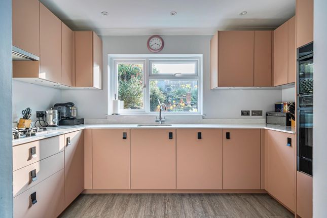 15, Roberts Road, Snodland photo 2