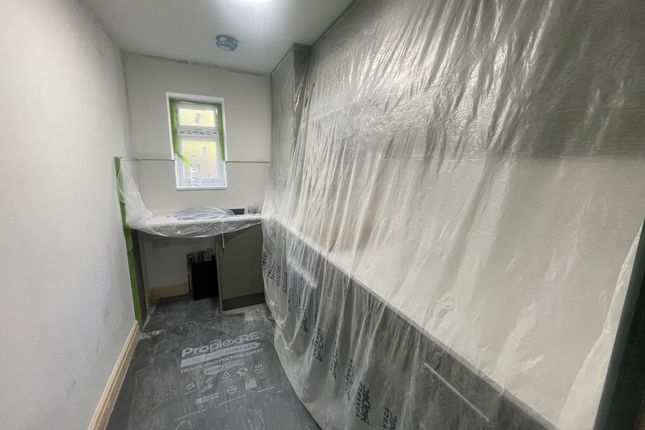 98 Lynch Hill Lane, Slough photo 4